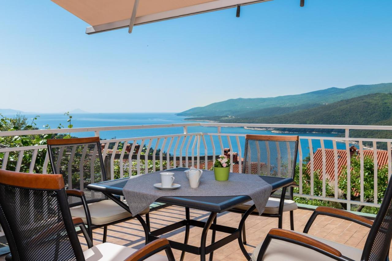 Apartments Valentino Рабац Екстер'єр фото